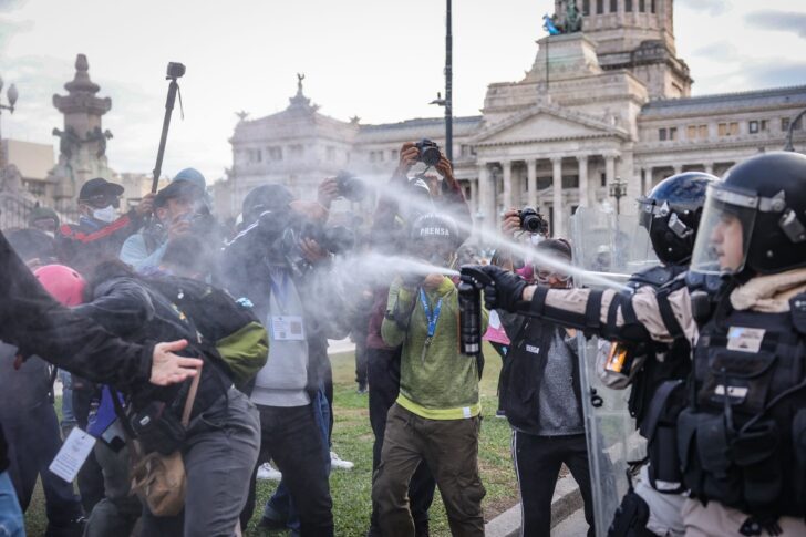 Represión a la prensa frente al Congreso de la Nación - Argentina 2025